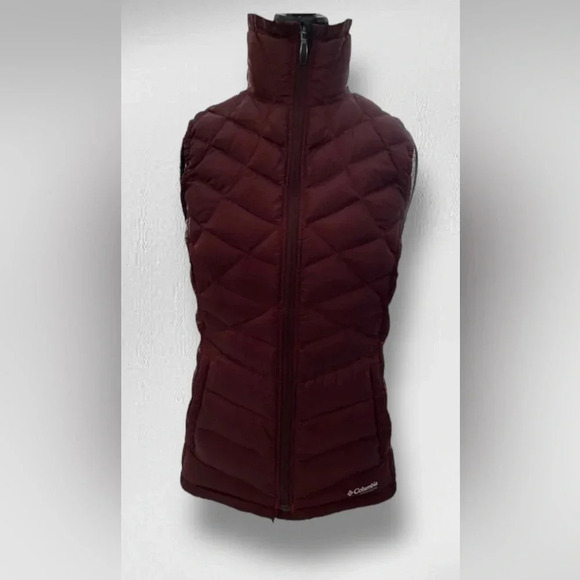 Women’s Columbia titanium puffer vest. Size medium. Color burgundy. - Picture 1 of 7